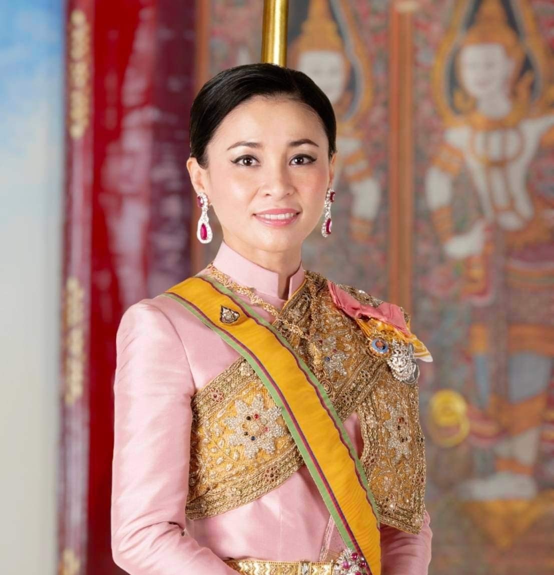 ขอเชิญชวนประชาชนร่วมลงนามถวายพระพรชัยมงคล สมเด็จพระนางเจ้า ฯ พระบรมราชินี เนื่องในโอกาสวันเฉลิมพระชนมพรรษา